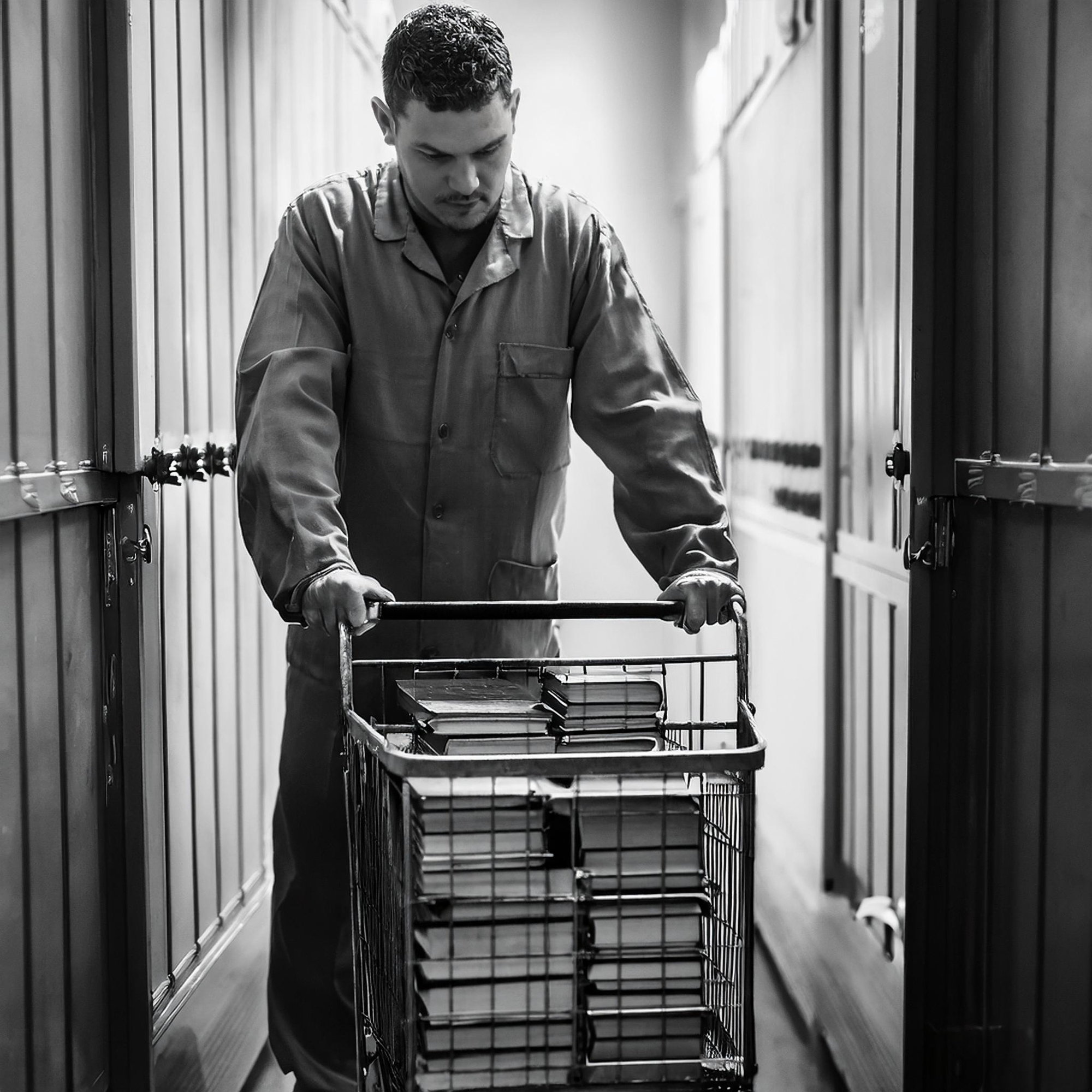 prisoner_books